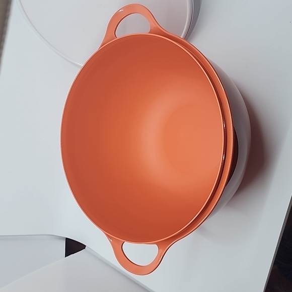 Tupperware Thatsa Mega Bowl Red New - Picture 2 of 7